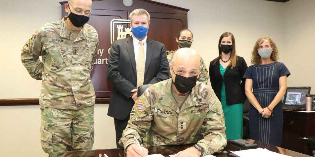 Lt. Gen. Scott A. Spellmon, Commanding General, signs the Chief’s Report for the San Juan Metro Area Coastal Storm Risk Management (CSRM) Study. The signing of this report marks a crucial milestone and progresses the proposed project to Congress for individual authorization (USACE photo).
